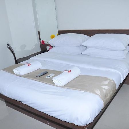 Sai Srushti Hotel Shirdi Exterior foto