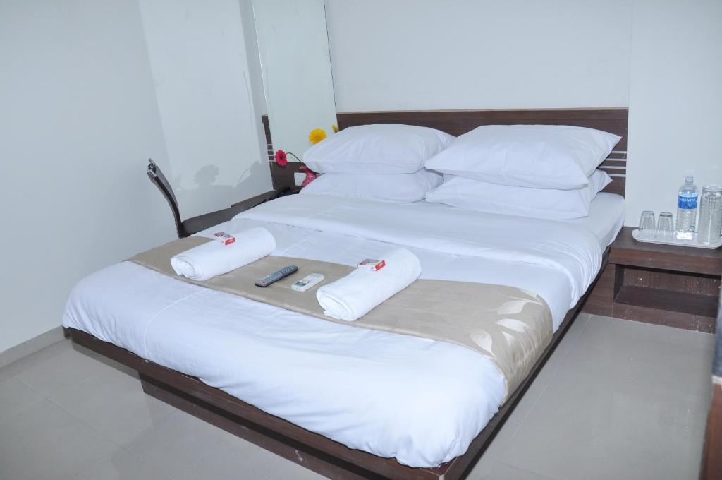 Sai Srushti Hotel Shirdi Exterior foto